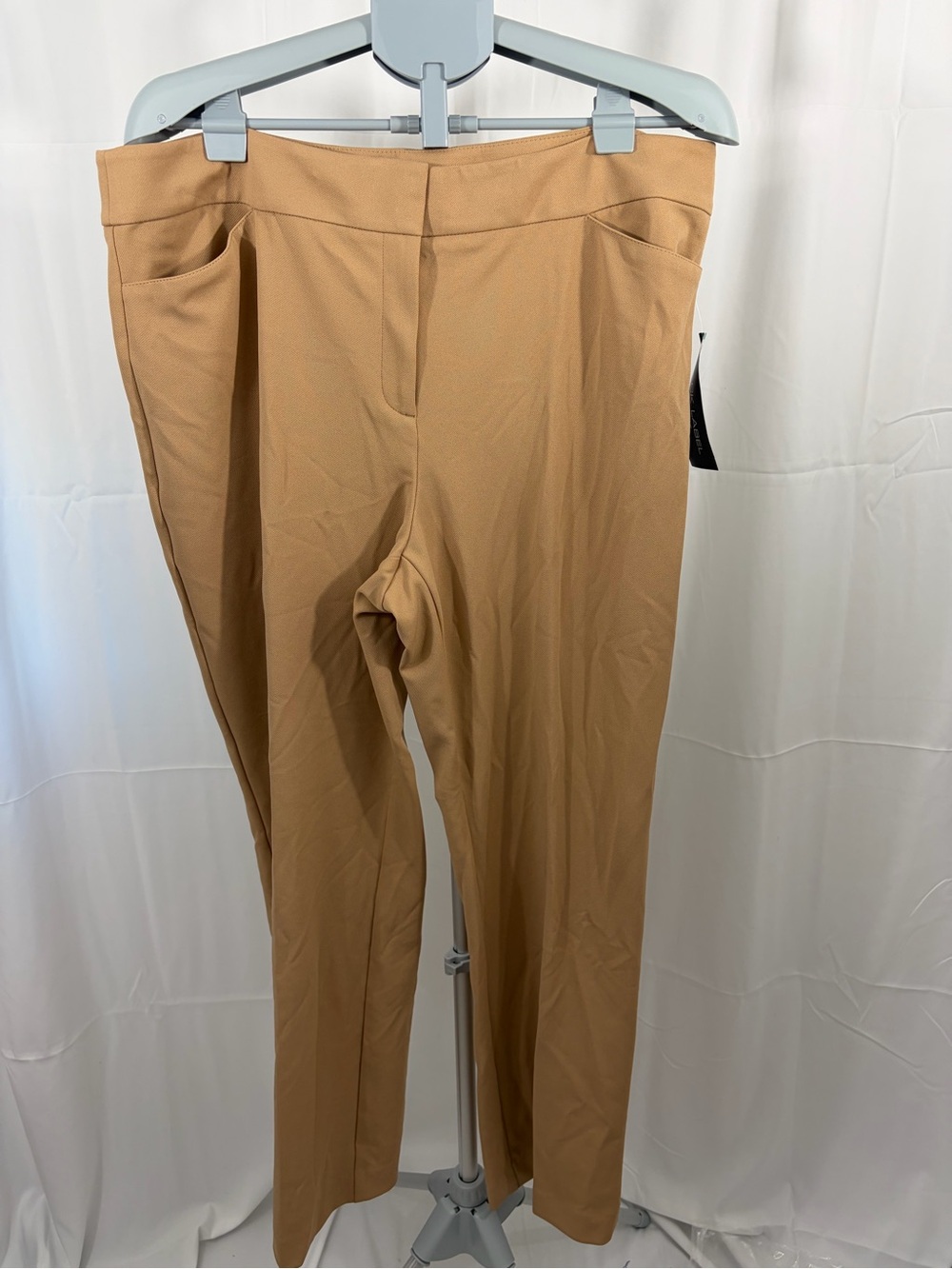NWT Black Label Women’s Size 16 Tan Trousers